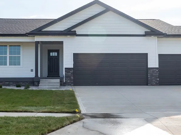 816 Whitetail Ct, Mitchellville, IA 50169
