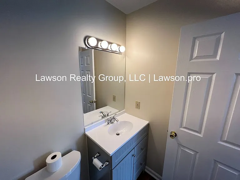 7th St 306-8 — Photo 13
