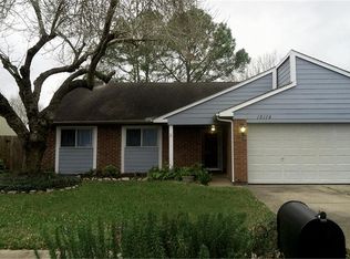 15114 McConn St, Webster, TX 77598