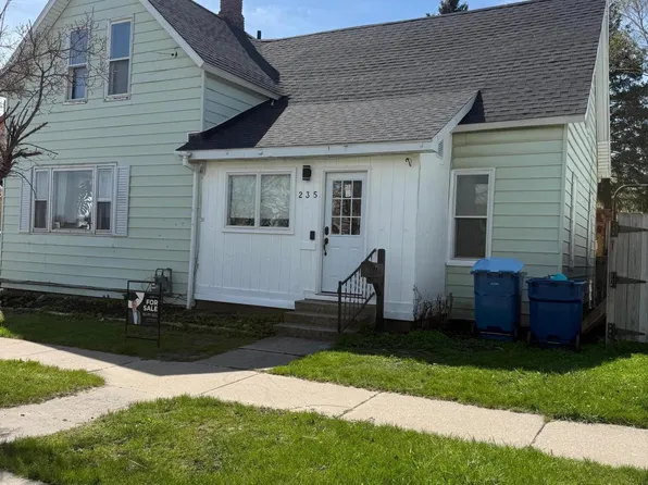 235 5th St, Manistee, MI 49660