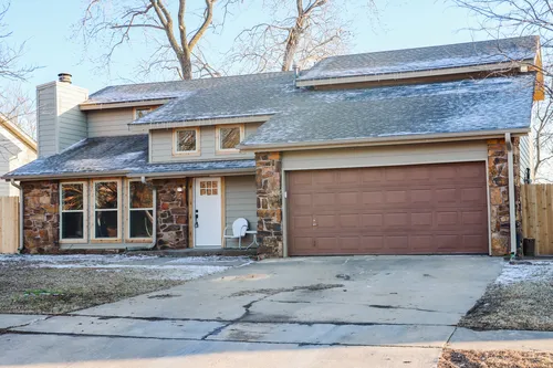 11902 E 83rd Pl N Photo 1