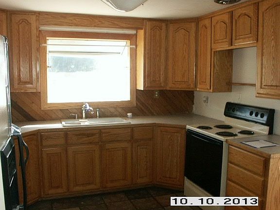 4th image of 118 E 11th St