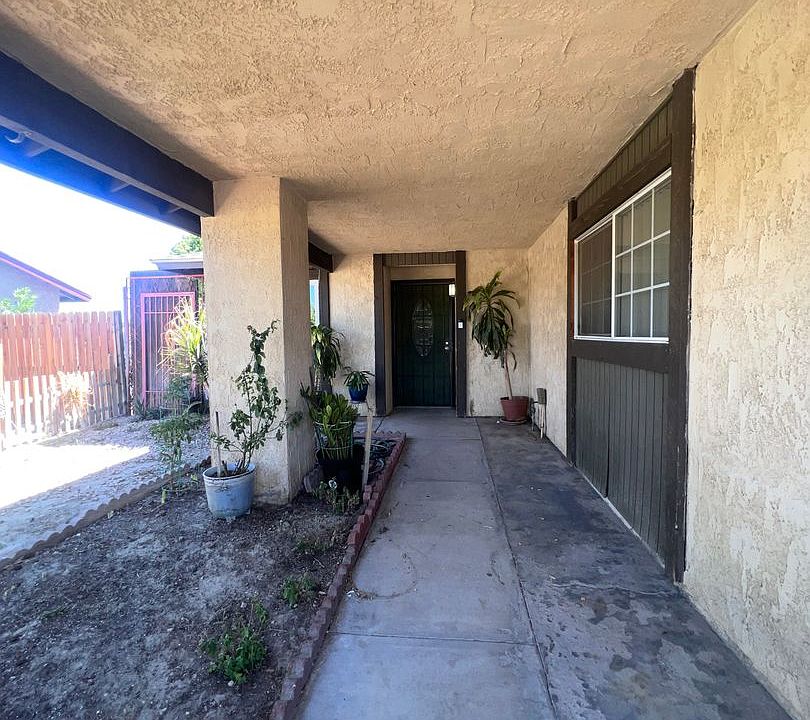 1st image of 82377 Rebecca Dr