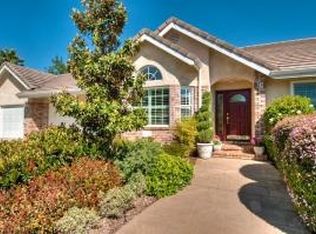 568 River Oaks Dr, Redding, CA 96001