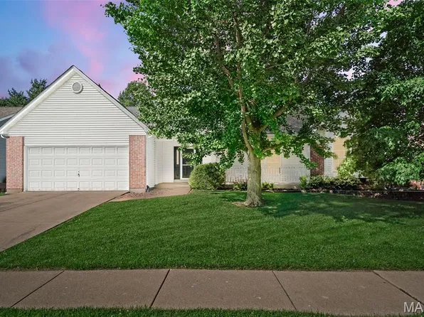 1710 Doris Walter Ln, Saint Charles, MO 63303