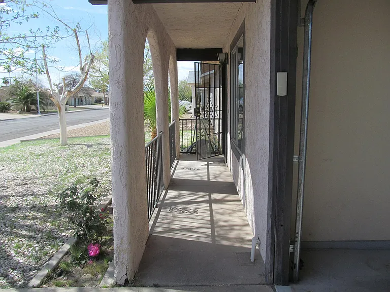537 Longtree Ave — Photo 3