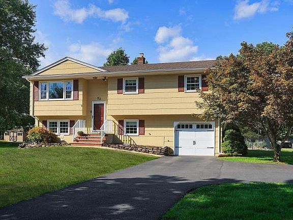2nd image of 52 Stonewyck Dr