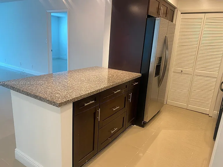 100 Lakeview Dr #316 — Photo 10
