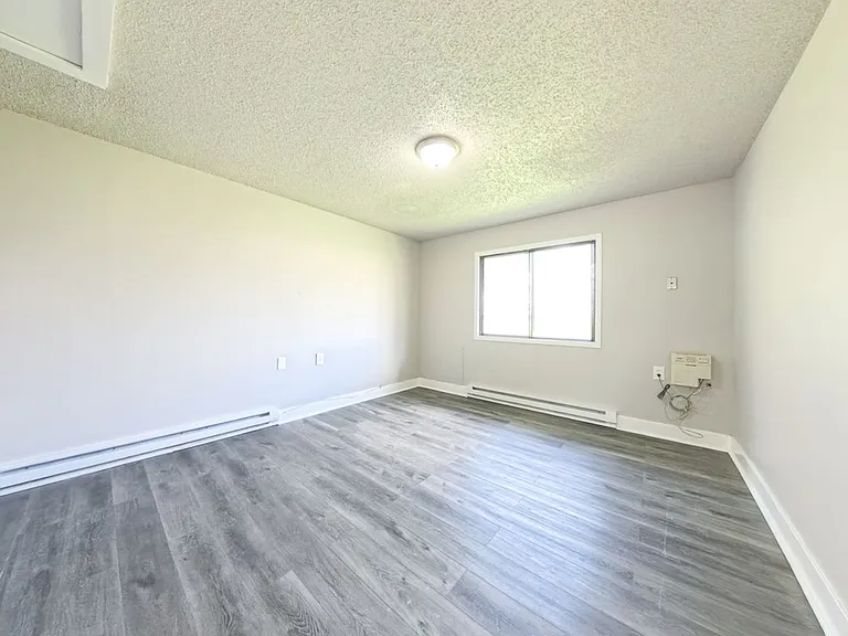 505 Barclay St — Photo 4