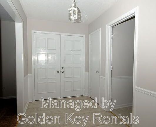 2nd image of 205 Crestwood Dr