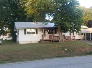 28038 Walnut St, Seligman, MO 65745