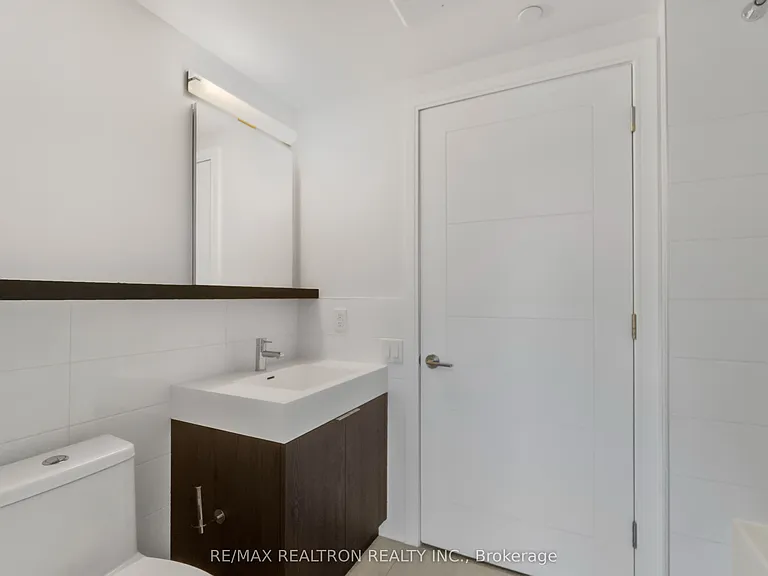 2525 Bathurst St #310 — Photo 23
