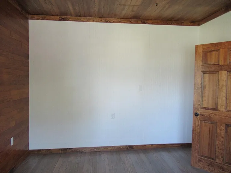 1601 W Main St — Photo 13