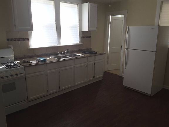 3rd image of 9116 S Greenwood Ave APT 2