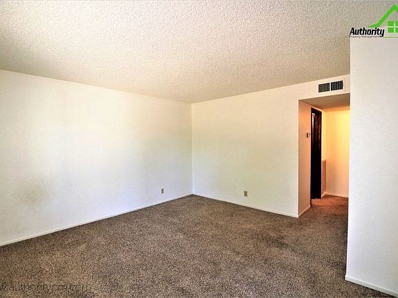 4th image of 900 Jamieson Ct APT 4