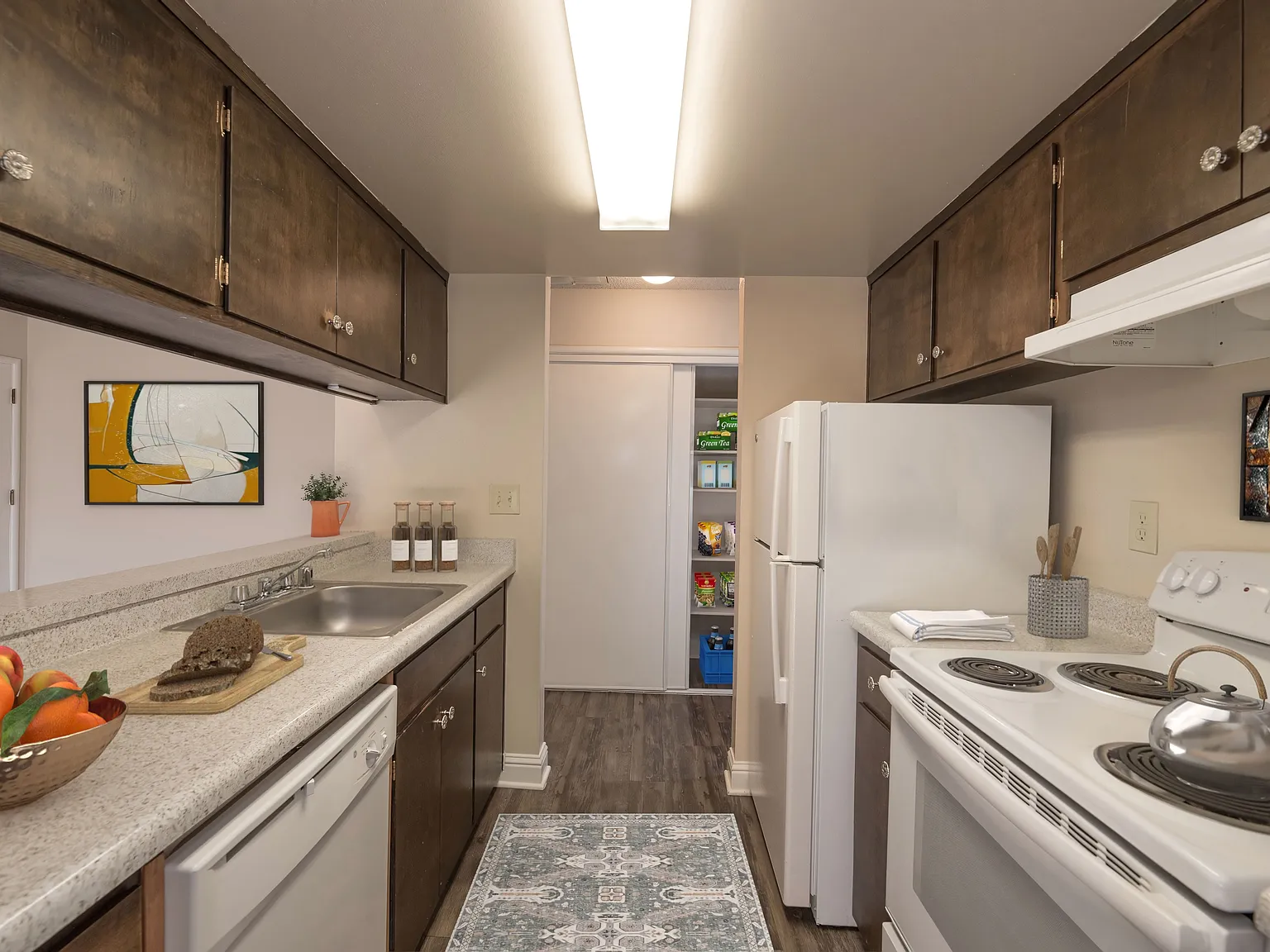Fulton Oaks Apartments — Photo 4