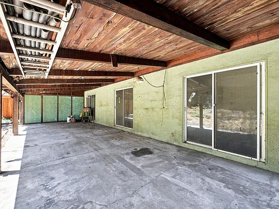 3rd image of 2102 Walnut Grove Ave