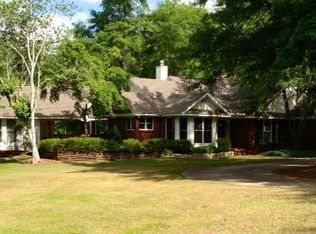 180 Autumn Dr, Deatsville, AL 36022