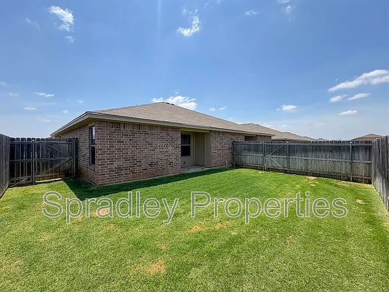 1560 Vani Ct — Photo 11