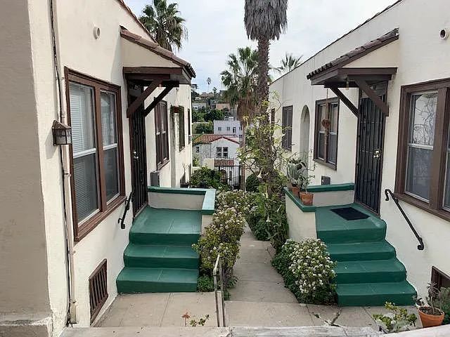 839 N Vendome St — Photo 18