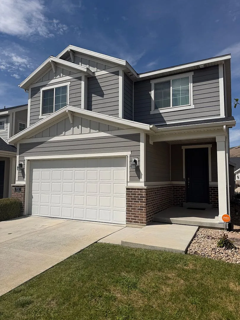 Great Lehi 4 Bedroom Home For Rent! — Photo 1