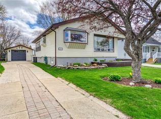 711 Michigan Ave, Pt Edward, ON N7V 1G9