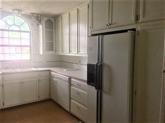 5th image of 4301 S 6th St