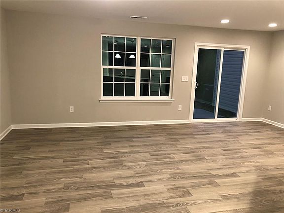 4th image of 115 Red Plum Ln #33-MOM