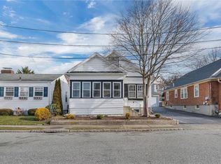 19 Greene Ln, Newport, RI 02840