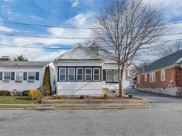 19 Greene Ln, Newport, RI 02840