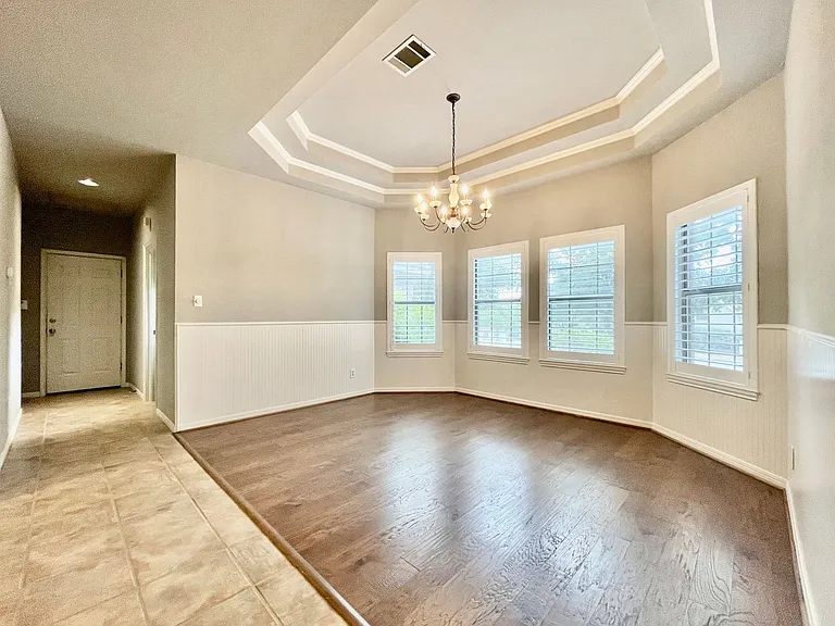 300 Quarry Spring Dr — Photo 9