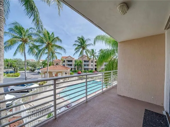2711 Ocean Club Blvd APT 207, Hollywood, FL 33019