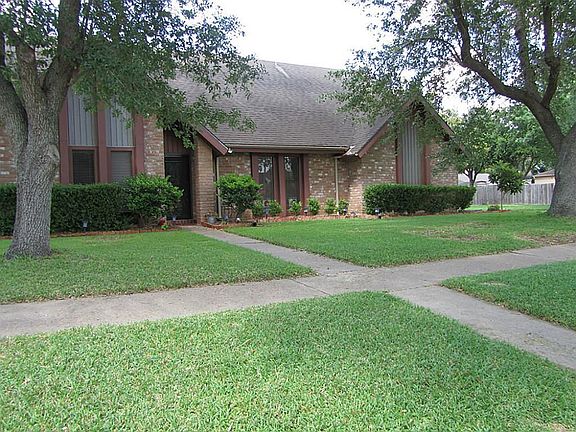 5th image of 2827 Edgewood Dr