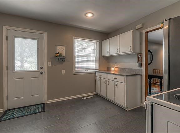 3rd image of 8764 Larsen St