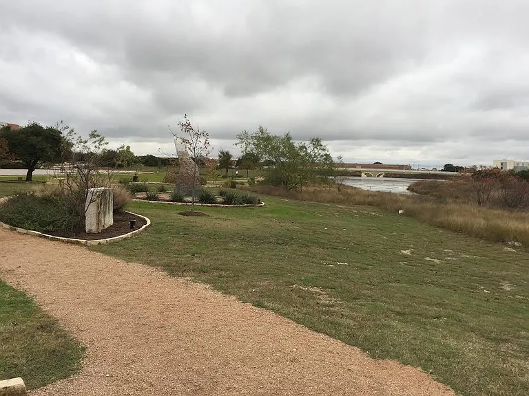 Scenic Jogging Trails in Neighborhood