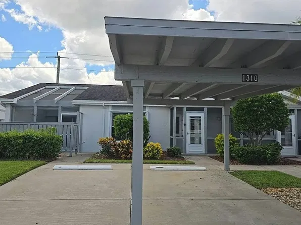 1310 Sandtrap Dr, Fort Myers, FL 33919