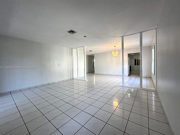 5th image of 19021 SW 97th Ave