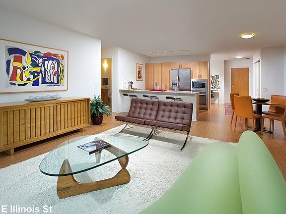 3rd image of 202 E Illinois St #725