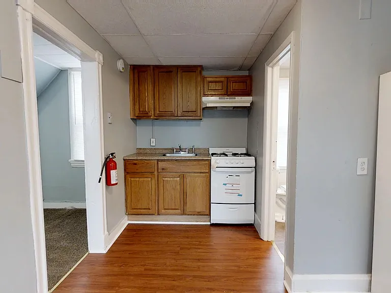 27 Pine St #1 — Photo 4
