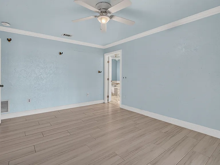 414 Somerset Dr — Photo 10