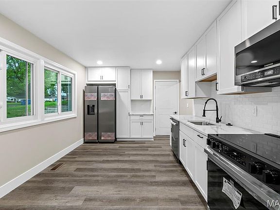 4th image of 2967 Caspian Ln
