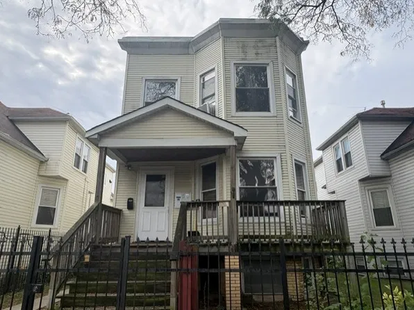 4925 W Montana St, Chicago, IL 60639