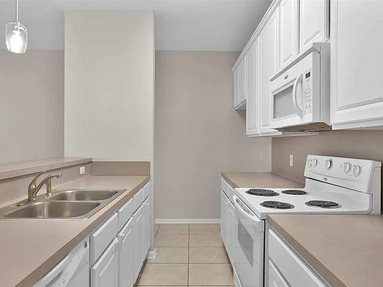 180 Binnacle Ct #B — Photo 4
