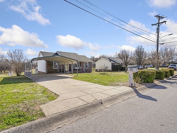 3rd image of 1307 Chucker Dr