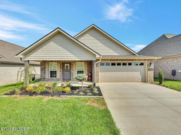 221 Sand Hills Dr, Maryville, TN 37801