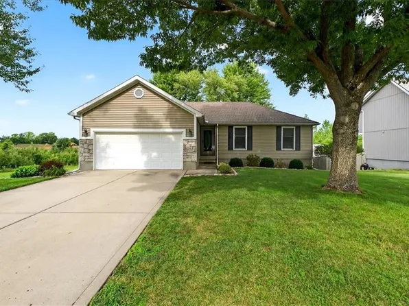 4209 SW Washington Dr, Blue Springs, MO 64014