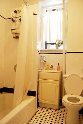 Rented by RC Realty Group of New York Inc | media 17