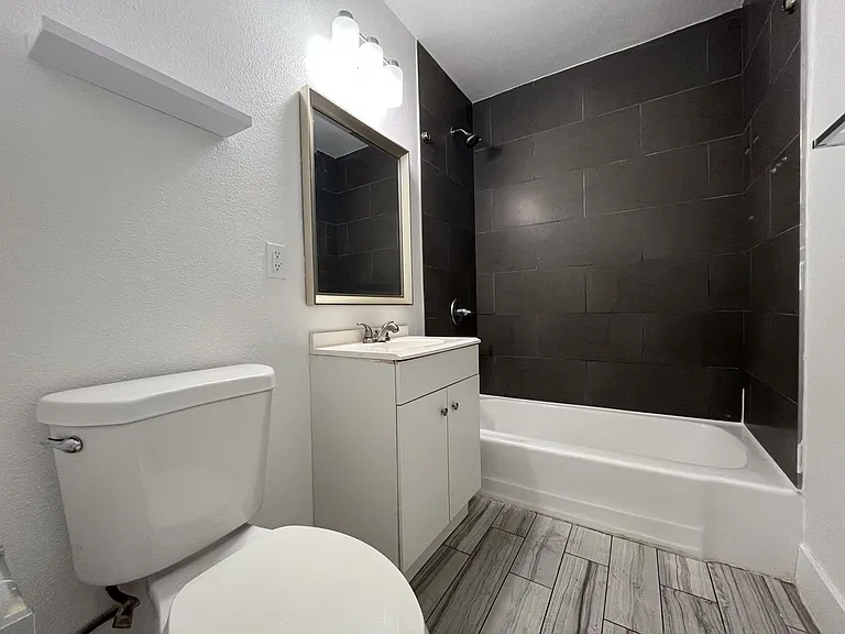 14715 Chadron Ave — Photo 28