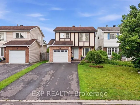 1044 Arrowhead Pl, Ottawa, ON K1C 2S4