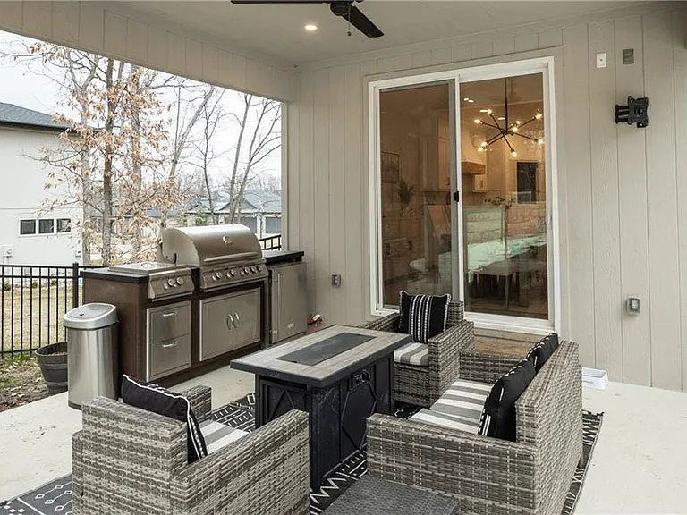 517 Southshore Dr — Photo 30